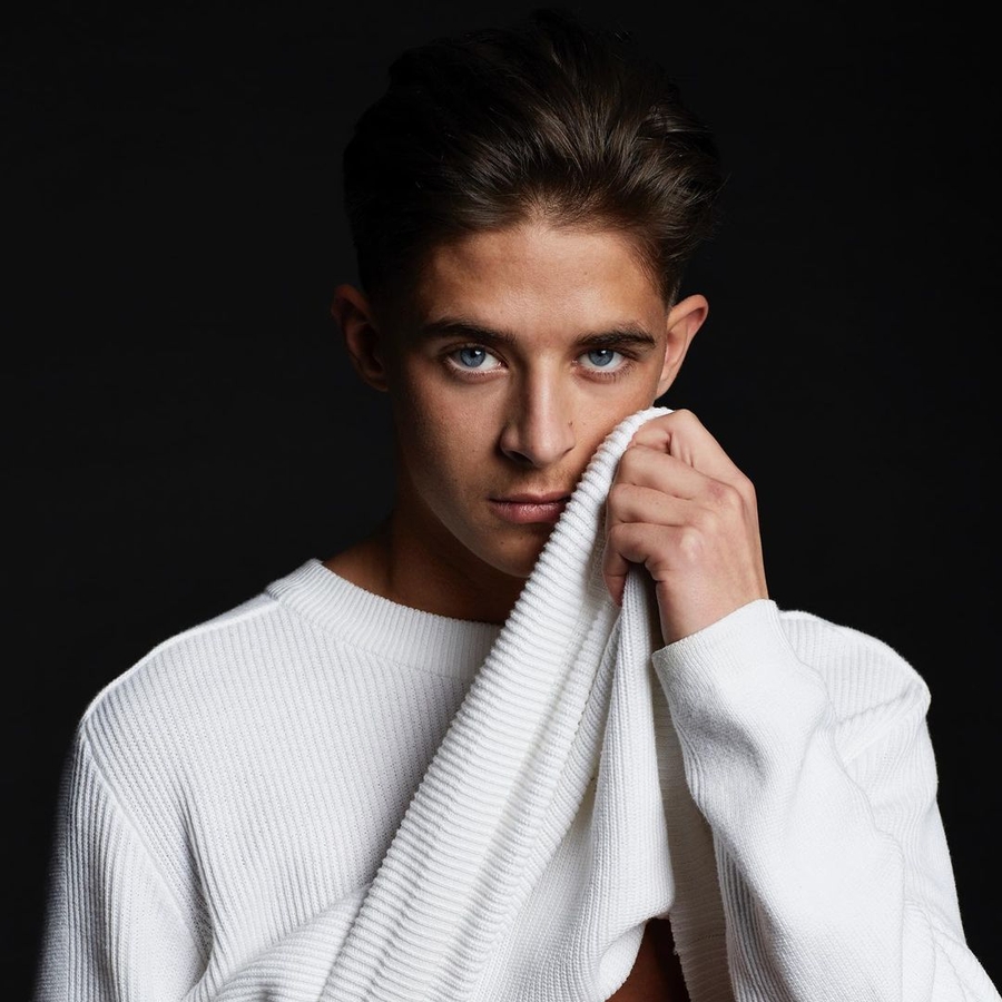 Valentijn Avé, 24 (TV Actor)