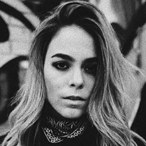 Valentina Prez, 24 (Cantante pop)