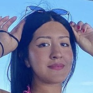 Valeria Romualdo, 23 (TikTok明星)