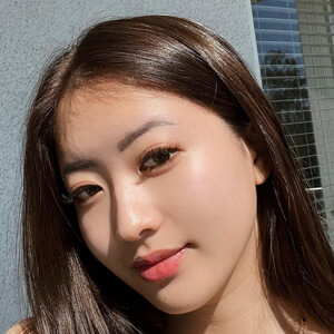 Valerie Pola, 22 (TikTok明星)