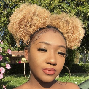 Valerie Slayss image 2