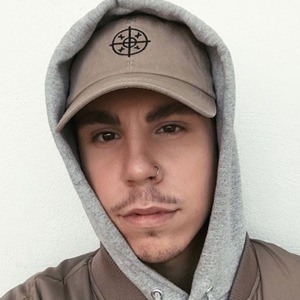 Valtteri Sandberg, 31 (化妆师)