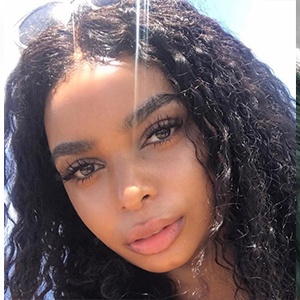 Vanessa Daniels, 30 (Звезда Youtube)