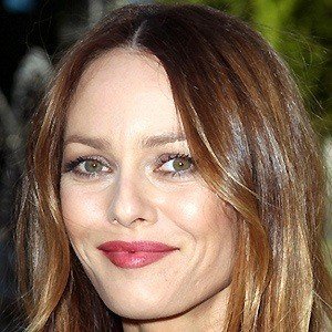 Vanessa Paradis, 51 (流行歌手)