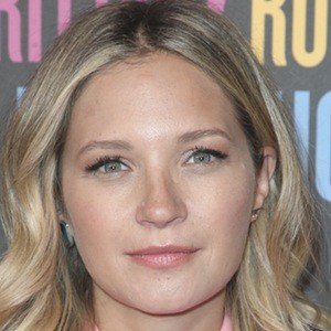 Vanessa Ray, 44 (Actrice de télévision)