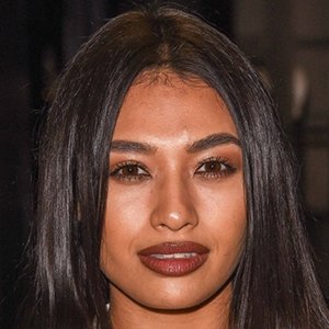Vanessa White, 36 (流行歌手)