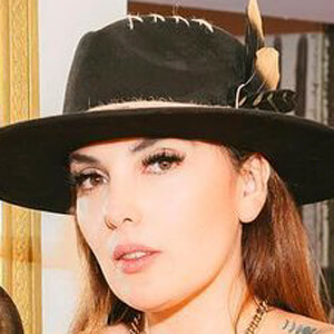 Vania Manzano image 8