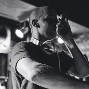 Vanic, 34 (DJ)
