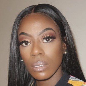 Vee Brown image 7