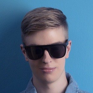 Vernon Barnard, 32 (Pop Singer)