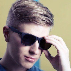 Vernon Barnard, 32 (Pop Singer)