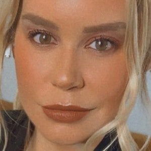 Vero Rodríguez, 38 (TV Show Host)