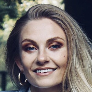 Vicki Manser image 8