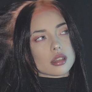 Vicky Balena, 25 (Instagram Star)