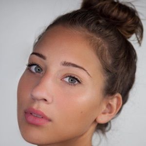 Vicky Justiz image 8