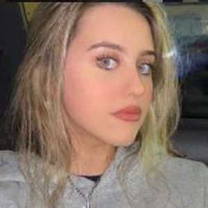 Victoria Azevedo, 23 (YouTube明星)