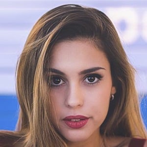 Victoria Caro image 4