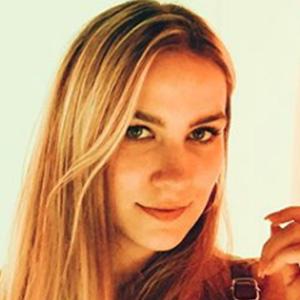 Victoria Charlton, 32 (YouTube明星)