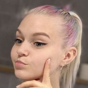 Victoria Trengereid Sara image 8