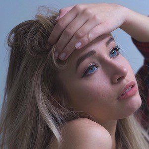 Vienna Kendall, 27 (模特)