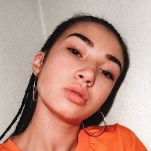 Vike Mal, 24 (YouTube Star)