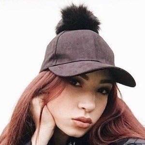 Vike Mal, 24 (YouTube Star)