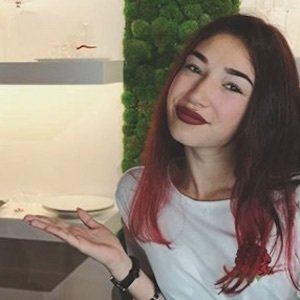 Vike Mal, 24 (YouTuber)