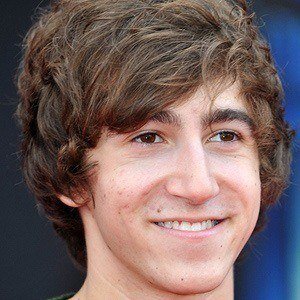 Vincent Martella, 31 (Actor de Televisión)