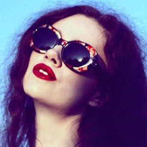 Violet Ell, 37 (Blogger)