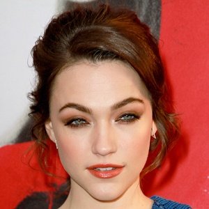 Violett Beane image 4