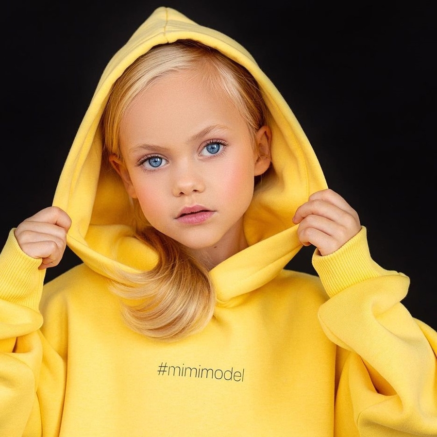 Violetta Antonova, 9 (模特)