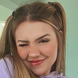 Vivi Wanderley, 22 (Instagram Star)