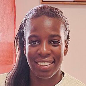 Viviane Asseyi, 31 (Футболист)