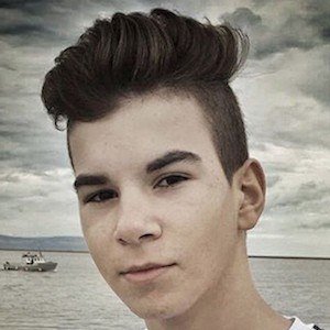VladTeeVee image 2