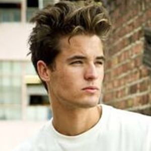 Wade Poezyn, 36 (Người mẫu)