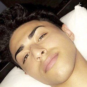 Waleed Areiquat, 29 (YouNow明星)