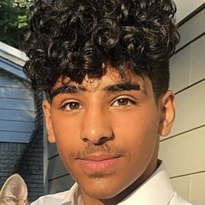 Walid Sharks, 21 (Estrella de TikTok)
