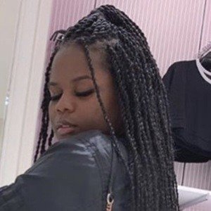 Weluvche, 26 (Instagram Star)