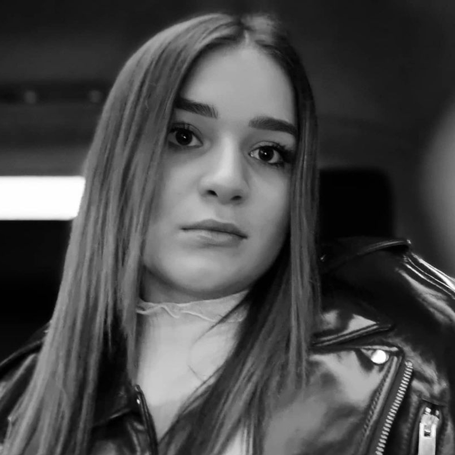 Weronika Jagodzinska, 43 (Star di YouTube)