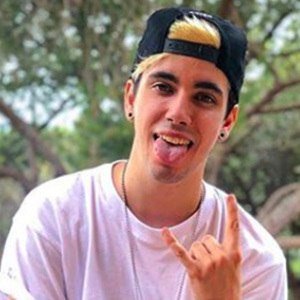 Widler, 31 (YouTube Star)