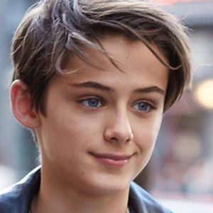 William Franklyn-Miller, 21 (Actor de Televisión)