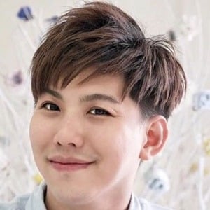 Wind Lee, 37 (Instagram Star)