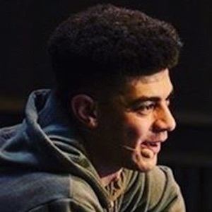 Wolfy, 33 (Star di YouTube)