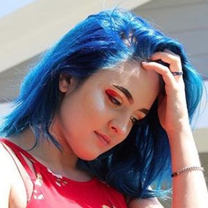 Wthallie, 22 (TikTok Star)