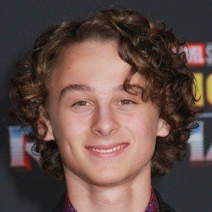 Wyatt Oleff, 22 (电影演员)
