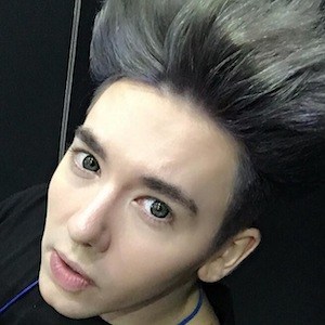 Xander, 36 (YouTube Star)