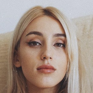 Xandra Garsem, 30 (YouTube Star)