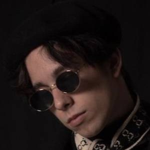 Xavii Shapes, 24 (Star di YouTube)