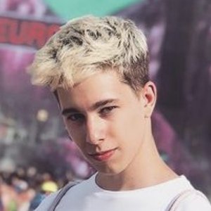 Xavii Shapes, 24 (YouTube Star)