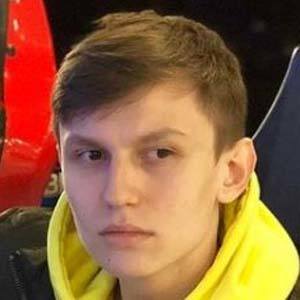 xDuttinho, 27 (YouTube Star)